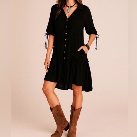 Millibon Dresses & Skirts - NEW Boutique Dress with Buttons and Pockets